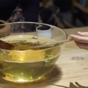 經(jīng)營白茶廠家怎么選，白茶廠家推薦考慮因素
