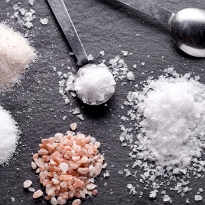 食用鹽批發(fā)價多少一箱？食用鹽批發(fā)價格影響因素